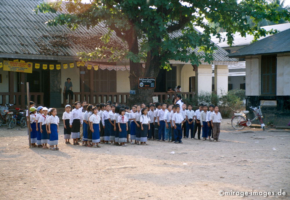 Schulkinder
Luang Prabang
Schlüsselwörter: children1, Kinder, singen, Schule, Uniform, Entwicklungsland, Südost Asien,