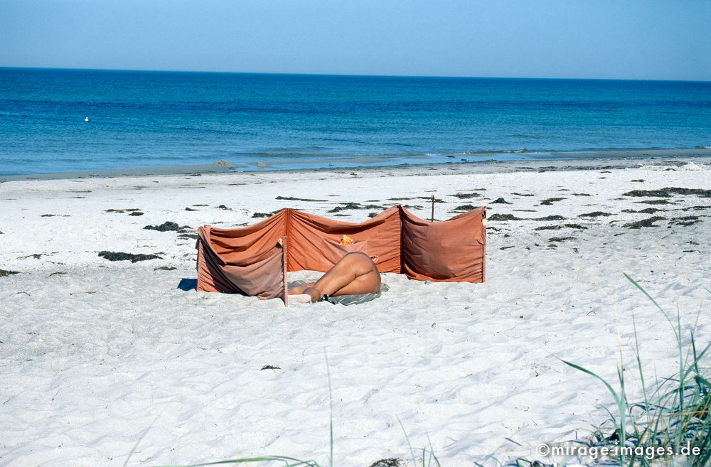 Nude
Hiddensee
Schlüsselwörter: summer1, mixed1, Tourismus, Fkk, nackt, Sand, Badehose, Meer, Urlaub, Erholung, Ostdeutschland, weiss, blau, Wind, Baden, See, Idylle, Strand, Entspannung, entspannen,