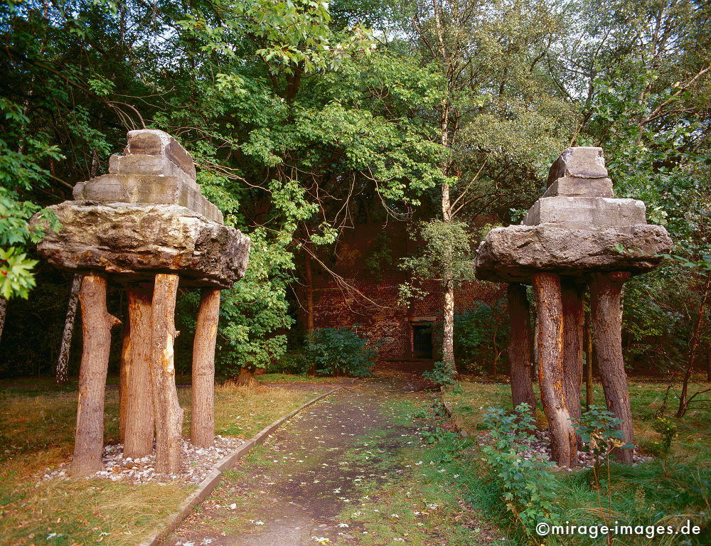 Rheinelbe Skulpturenpark 
Gelsenkirchen
Schlüsselwörter: Kunst, Industriekultur, IBA, Strukturwandel, Ruhrgebiet, Bergbau, Montanindustrie, Nordrhein Westfalen, Energie, Stahl, Landschaft, Schwerindustrie, Errinnerung,