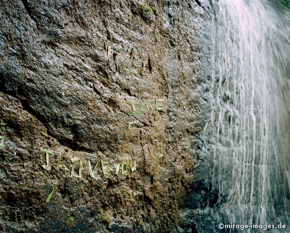I love You
11km Waterfall
Schlüsselwörter: love1, Liebe, Tourismus, Reise, Schönheit, Ruhe, Frieden, friedlich, Fernreise, Entspannung, entspannen, Oase, Wasser, Wasserfall, fliessen, romantisch, Stein, Typografie, Schrift, Jugend,