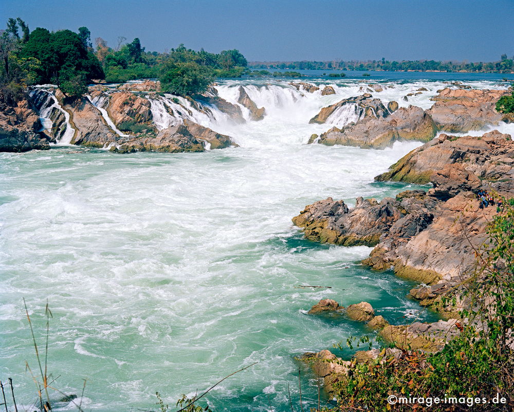 Boarder between Lao and cambodia
Siphandone 4000 islands
Schlüsselwörter: Wasserfall, Gischt, Energie, Grenze, türkis, Reise, Fluss, river, Wildnis, tosend, Felsen, Natur, Landschaft, Welle, Kraft, fliessen, Klippe, Sauerstoff, sprudeln, Frische, kühl, Südost Asien, Reiseziel, Tourismus, Reise, Landschaft, aussen,