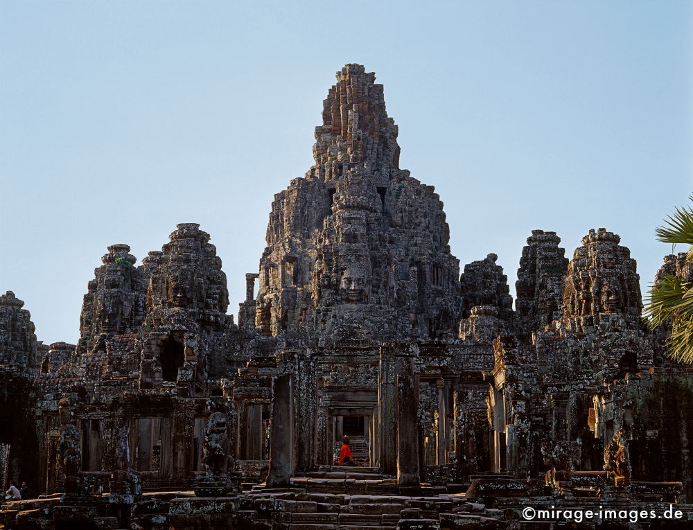 Tempel von Bayon
Wat Angkor
Schlüsselwörter: Stein, alt, Heiligtum, Ruine, Tempel, Kraft, Meditation, Buddhismus, Religion, Spiritualität, Anbetung, Ruhe, Kultur, Skulptur, zeitlos, Reise, Architektur, Schönheit, Frieden, friedlich, heilig, Entspannung, entspannen, Frieden, Kontemplation, Liebe,