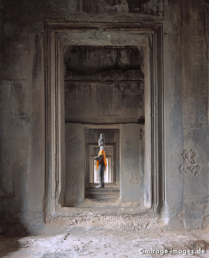 Standing Buddha
Wat Angkor
Schlüsselwörter: Khmer, Stein, Skulptur, heilig, Fruchtbarkeit, Buddhismus, Religion, Spiritualität, Relief, Architektur, Frieden, alt, Tempel, archaisch, erhaben, entrückt,