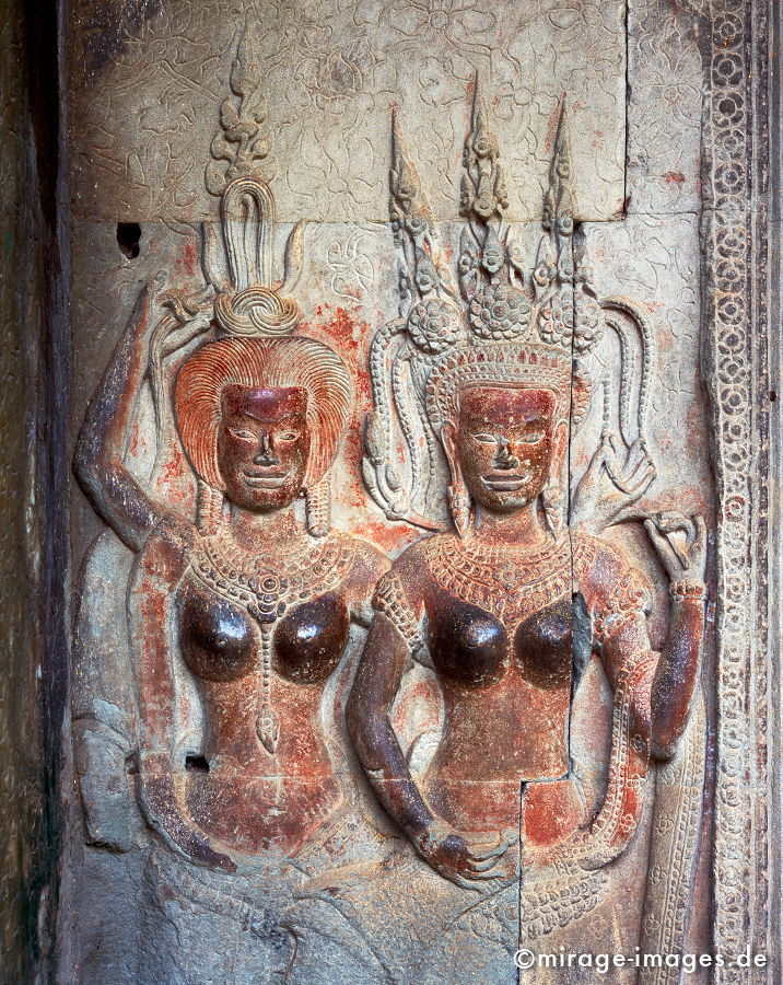 Apasaras
Wat Angkor
Schlüsselwörter: Himmel, Himmelstänzerin, apsara, Tanz, Khmer, Stein, Frau, Skulptur, heilig, Fruchtbarkeit, Buddhismus, Religion, Spiritualität, Tänzerin, dancer, Relief, Architektur, weiblich, Frieden, friedlich, alt, Tempel, erotisch, Erotik, Sinnlichkeit, archaisch