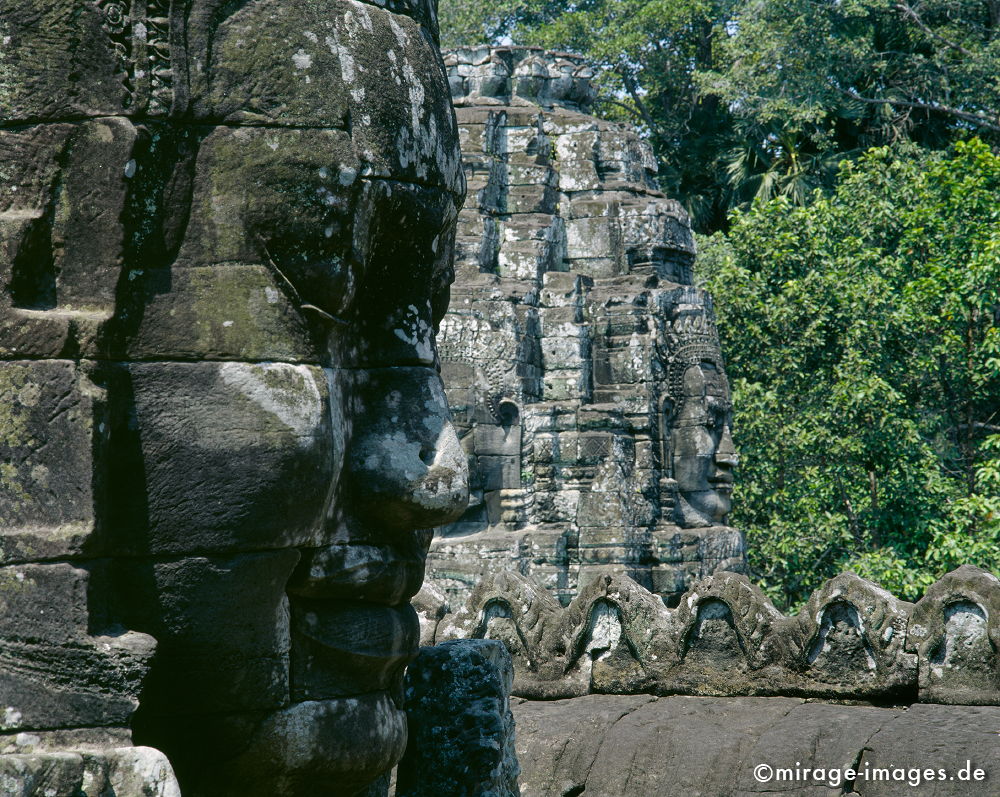 Faces of Bayon
Angkor Wat
Schlüsselwörter: Stein, alt, Heiligtum, Ruine, Tempel, Kraft, Meditation, Buddhismus, Religion, Spiritualität, Anbetung, Ruhe, Kultur, zeitlos, Reise, Architektur, Schönheit, Frieden, friedlich, heilig, Entspannung, entspannen, Frieden, Kontemplation, Weltkulurerbe