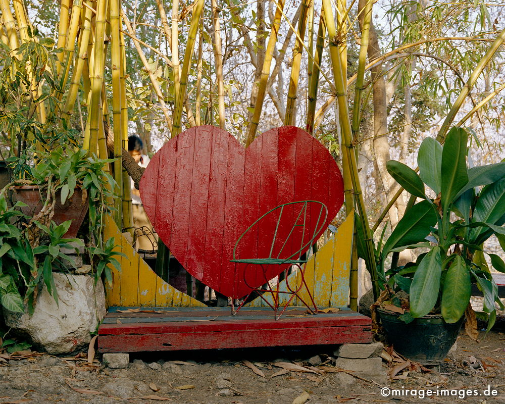 Heart
Mandalay Hill
Schlüsselwörter: Liebe, rot, Tourismus, Reise, Architektur, Schönheit, Ruhe, Frieden, friedlich, Bambus, Herz, Stuhl, Fernreise, Entspannung, entspannen, love1