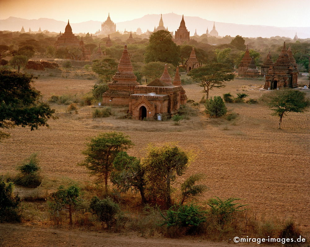 Temple of Bagan 
Mandalay
Schlüsselwörter: Pagan, Abendlicht, Tempel, Sehenswürdigkeit, Tourismus