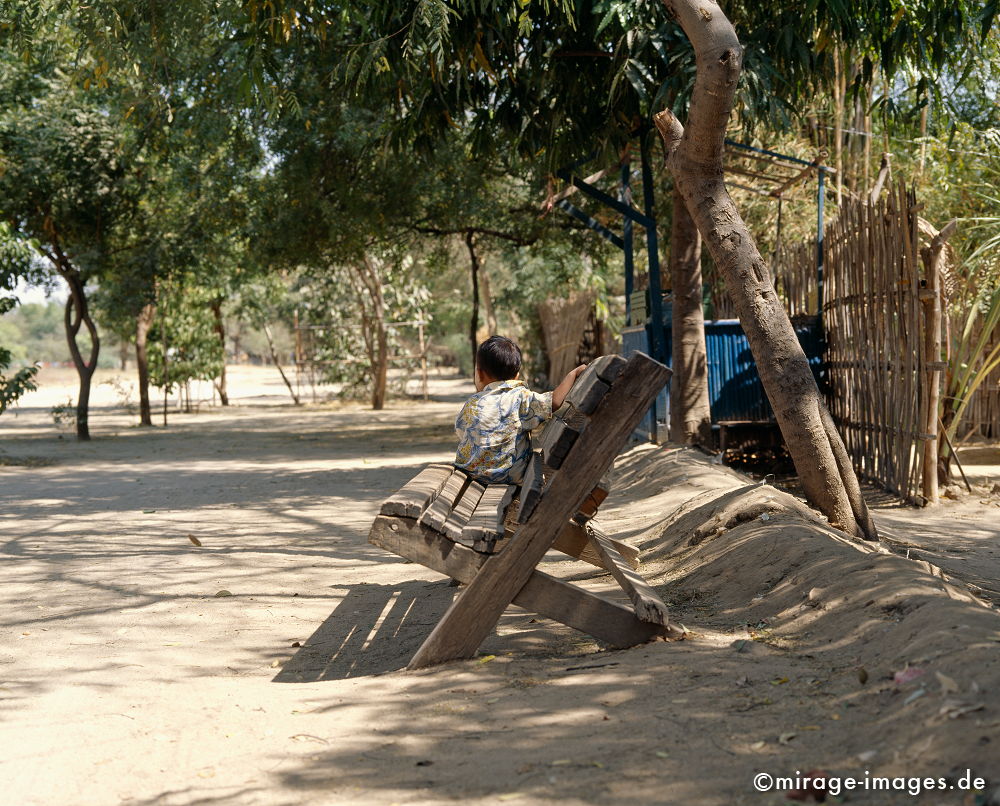 Bench
New Pagan
Schlüsselwörter: children1, Trockenheit Staub Weg Bäume