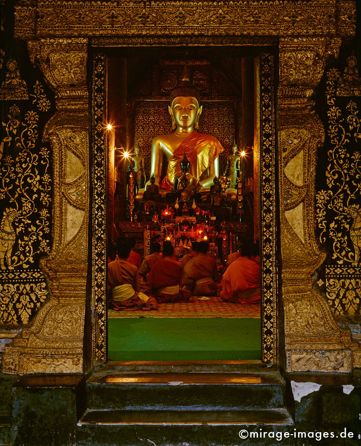 Monks
Wat Xieng Thong Luang Prabang
Schlüsselwörter: meditation1, Kraft, Verehrung, Kult, Opfer, Meditation, Buddhismus, Religion, Schrein, Spiritualität, Anbetung, Ruhe, Natur, Frieden, friedlich, heilig, Sinnsuche, Kunst, alt, Geist, göttlich, Würde, Archäologie, Heiligtum, zeitlos, Leben,