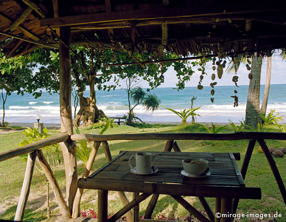 Breakfast on the Beach
Kho Lanta
Schlüsselwörter: Südost Asien, Tourismus, Reise, Fernreise, reisen, Urlaub, Ferien, Touristenattraktion, Reiseziel, Kultur, Tropen,