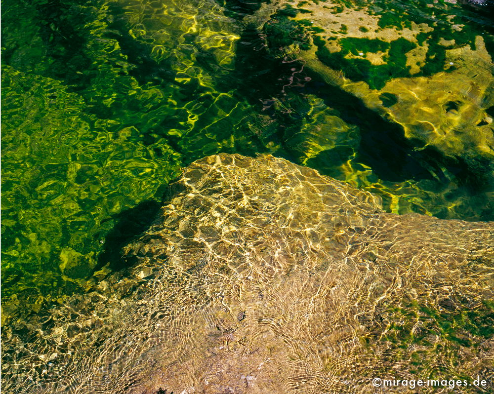 Gumpen am Lainfall
Bad Tölz-Wolfratshausen
Schlüsselwörter: Wasserfall, Wasser, fliessen, Ruhe, Natur, Stein, Meditation, Entspannung, entspannen, Wildnis, unberührt, frisch, klar, natürlich, Harmonie, authentisch, Felsen, Reinheit, Sauberkeit, Leben, zerbrechlich, empfindlich, romantisch, idyllisch, kühl,