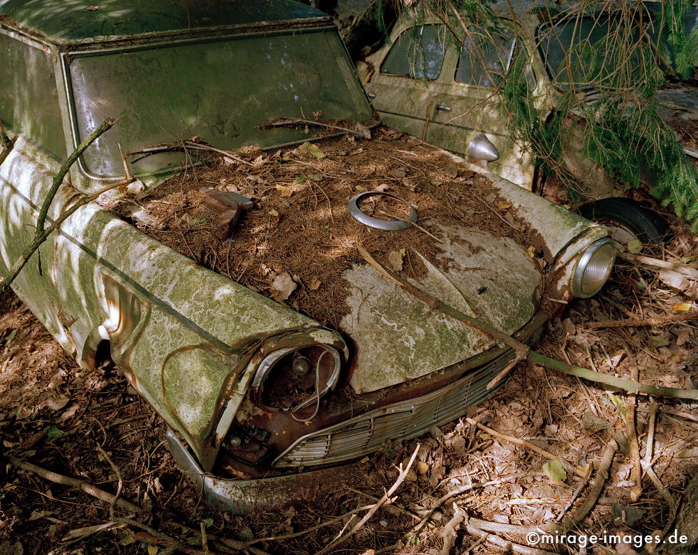 Rotten Oldtimer
Kaufdorf Grbetal
Schlüsselwörter: Oldtimer, Staub, Verfall, morbid, Zeit, Auto, Verkehr, antik, Transport, Rost, Schmutz, verfallen, pittoresk, Nostalgie, Zeitalter, historisch, Geschichte, Relikt, gebraucht, verbraucht, Automobil, alt, ausgedient, Fetisch, Wrack, Technik, Technologie,