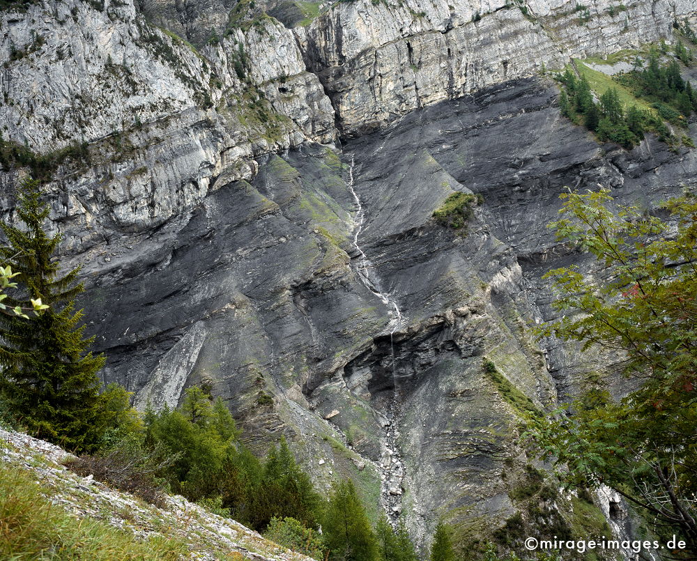 Mountainscape
Valais Derborence
Schlüsselwörter: Abhang, steil, fantastisch, phantastisch, Wildnis, rauh, rau, Felsen, Berge, Berg, hochalpin, Gebirge, mystisch, geheimnisvoll, abgelegen, jenseits, Sagen, Mythen, Legenden, Sage, Mythos, Legende, Natur, natürlich, urtümlich, nebelig, bedrohlich, fragil