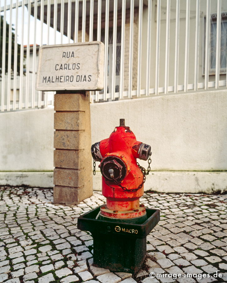 hydrant
Lisboa Alvalade
Schlüsselwörter: Wasser, rot, Skulptur, Vorstadt,