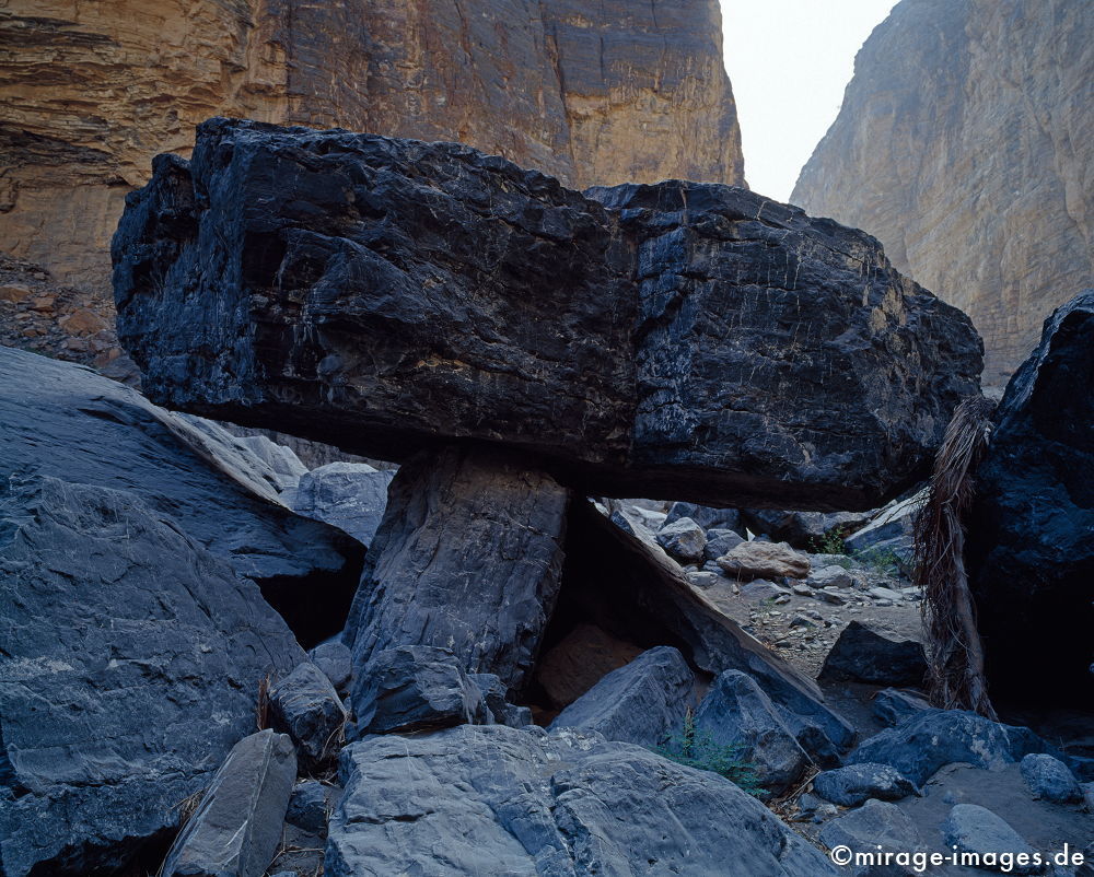 Little Snake Canyon
Wadi Bani Awf
Schlüsselwörter: Flussbett, Wasser, Stein, Schlucht, Berg, Felsen, Einsamkeit, einsam, schroff, Ruhe, Stille, schön, Schönheit, spektakulär, schroff, rauh, unberührt, ursprünglich, abgelegen, Atmosphäre, 
