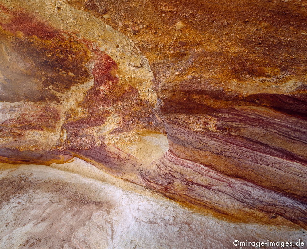 Natureart
Bandar al  Jissah
Schlüsselwörter: Bild, Gemälde, Assoziation, Fantasie, Phantasie, rot, gelb, Muster, Textur, Stein, Felsen, Illusion, Fisch, magisch, rauh, Geologie, Schichten, Adern, 