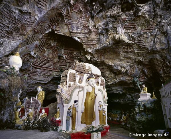 Kawgun Cave
Hpa - an
Schlüsselwörter: Birma, Burma, Myanmar, Südost Asien, Höhle, Stein, Heiligtum, Tempel, Kraft, Meditation, Buddhismus, Religion, Spiritualität, Anbetung, Ruhe, Skulptur, zeitlos, Schönheit, Stille, Frieden, friedlich, heilig, Entspannung, entspannen, Liebe, Menschlichk
