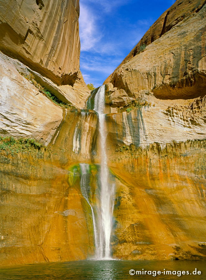 Lower Calf Creek Falls
Grand Staircase Escalante National Monument
Schlüsselwörter: gelb, orange, zerfurcht, Felsen, Stein, Wind, Sandstein, Erosin, fliessen, ornament, Struktur, Entspannung, entspannen, Erdgeschichte, Naturwunder, Schönheit, abgelegen, Abenteuer, Entdecken, Aktivität, Umwelt, Vegetation, kraftvoll, Schöpfung,
