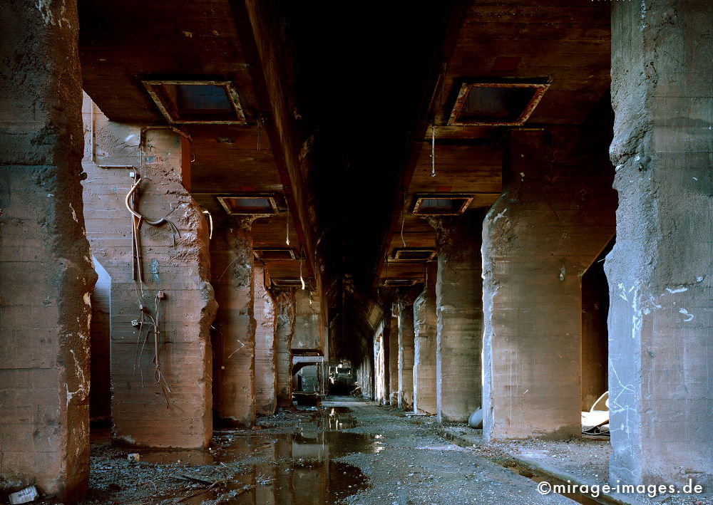 Underground
Westfalenhtte Dortmund
Schlüsselwörter: Industrie Industrieruine Stahlwerk Rost Eisen