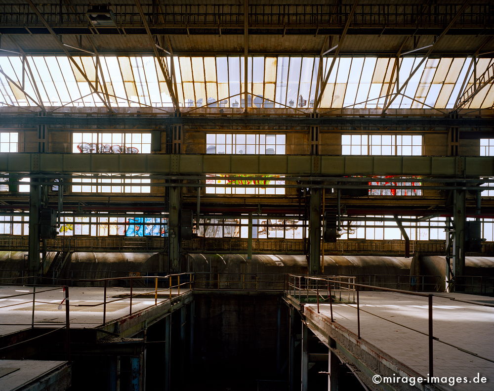 Leere Fabrikhalle
Phnix West
Schlüsselwörter: Industrie, Graffiti, Ruine, Rost, Eisen, Halle, Stahl, Glasdach, Architektur, Arbeit, Ziegel, Industriekultur, Verfall, Erosion, Zeitalter, Abbruch, Industrieanlage, Standort, Strukturwandel, Endzeit, Backstein, baufällig, Gebäude, Fabrik, Schwerindustr