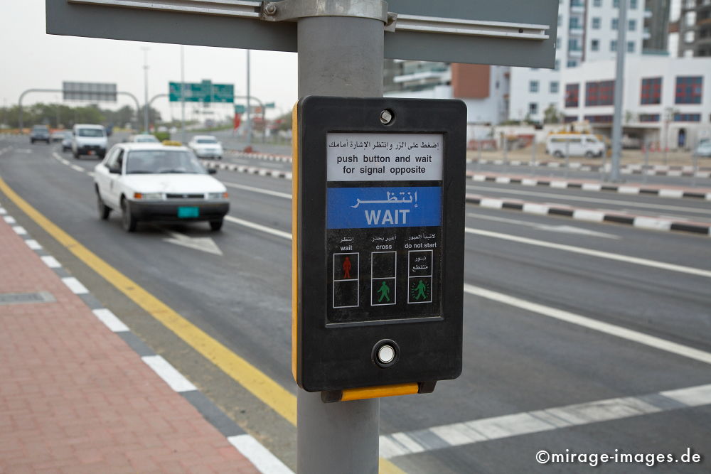 Crosswalk
Dubai
Schlüsselwörter: international, Geschäft, Geldanlage, Investment, Globalisierung, Investor, Konsum, Tourismus, Größenwahn, Arabien, Mittlerer Osten, Wohlstand, Überfluss, Geld, Kapital, Wüste, Reise, reisen, exotisch, bombastisch, Wachstum,