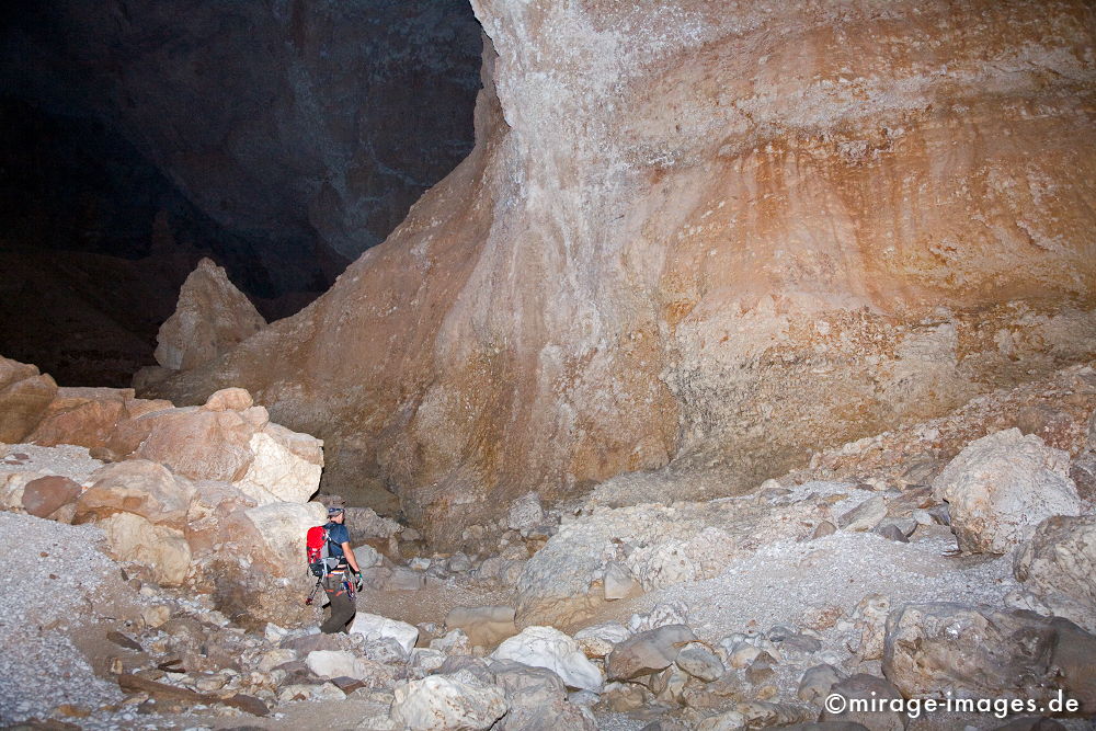Luc alone
Khaf Thary
Schlüsselwörter: Höhle, Abenteuer, forschen, entdecken, unbekannt, abgelegen, dunkel, Stille, Felsen, unwirtlich, Gebirge, Berge, Canyon, Schlucht, klettern, 