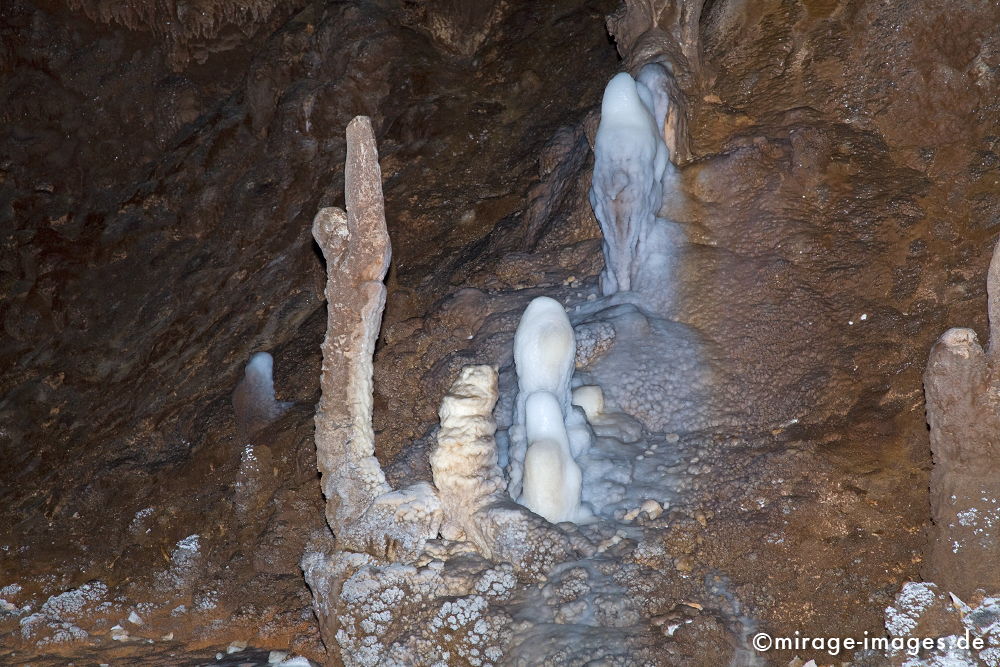Stalagmites
Khaf Thary
Schlüsselwörter: Höhle, Abenteuer, forschen, entdecken, unbekannt, abgelegen, dunkel, Stille, Felsen, unwirtlich, klettern, Stalagmiten , Natur, surreal, Geologie, 