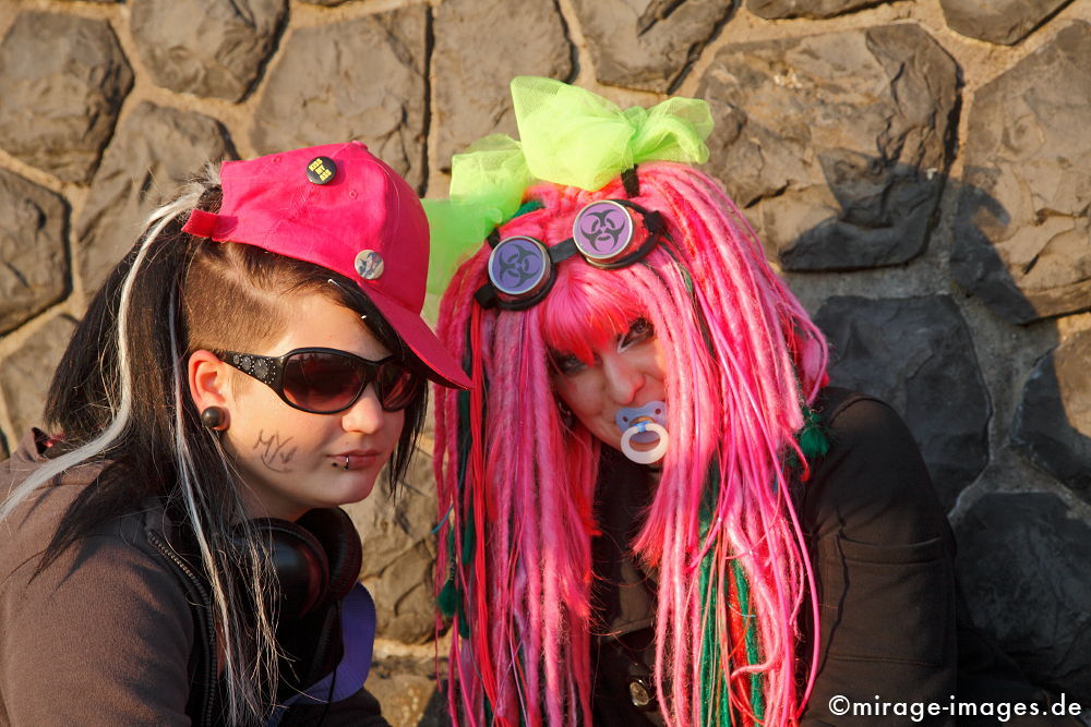 Japan Tag
D�sseldorf
Schlüsselwörter: M�dchen, Teenie, Lolita, Sex, erotisch, Schnuller, Rollenspiel, Cosplay, Comic, Manga, Anime, Jugendkultur, Japan, japanisch, Fernost, bunt, schrill, Pop, Popkultur, futuristisch, virtuell, Fantasie, bizarr, Visu, Outfit, schräg, niedlich, Gender, Spiel