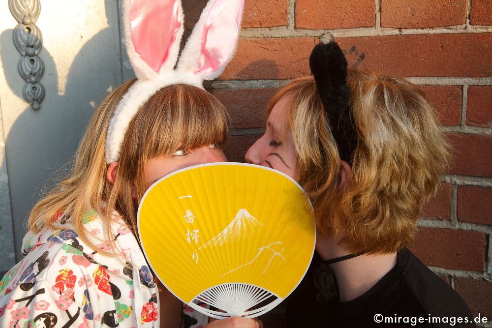 Japan Tag
D�sseldorf
Schlüsselwörter: M�dchen, Teenie, Lolita, F�cher, Bunny, Rollenspiel, Cosplay, Comic, Manga, Anime, Jugendkultur, Japan, japanisch, Fernost, bunt, schrill, Pop, Popkultur, futuristisch, virtuell, Fantasie, bizarr, Visu, Gender, Spiel, Imagination, Fiktion, exotisch,