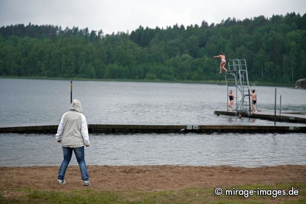 water fun
Västra Götalands län
Schlüsselwörter: Wasser, kalt, Kälte, abgehärtet, frieren, Temperatur, eisig, Regen, Tristess,