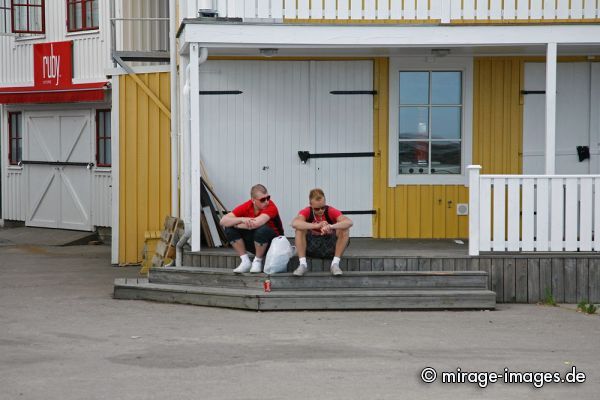 Boredom
Smögen
Schlüsselwörter: Langeweile, Jugendliche, Asphaltcowboys, verloren, Personen,