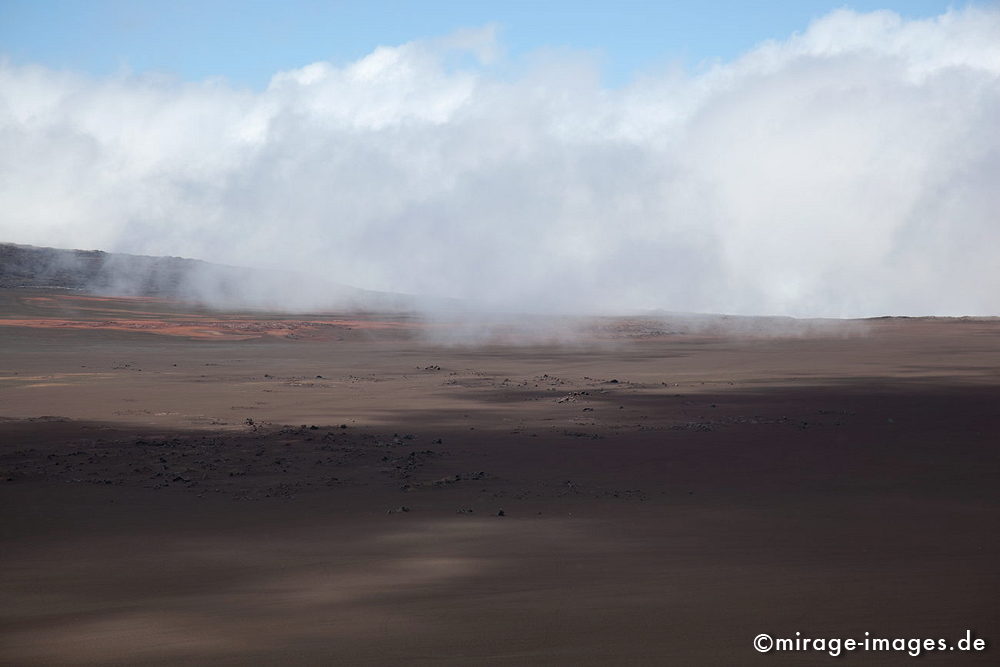 Volcanic desert
Plaines des Sables
Schlüsselwörter: Lava, Lavafeld, Sand, alt, Geologie, Wüste, einsam, Einsamkeit, Weite, Plateau, Hochebene, vulkanisch, Stein, menschenleer, Einöde, trocken, karg, Einöde, bizarr, unwirklich, Ruhe, menschenleer, Geologie, lebendsfeindlich, einsam, Einsamkeit, fragil, 