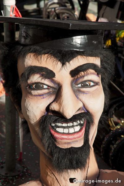 Degree of Doctor
Schlüsselwörter: Fasnacht, Larve, Maske, Thema, Cortèges, Brauch, Tradition, Umzug, Umzüge, Humor, Comic, Doktor, Hut, Universität, Akademiker, 