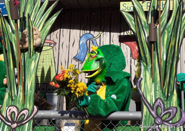 The Frog King
Schlüsselwörter: Wagen, Frosch, Blumen, romantisch, Fasnacht, Larve, Maske, Thema, Cortèges, Brauch, Tradition, Umzug, Umzüge, Humor, Comic, 