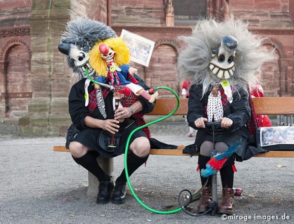 Concert
Schlüsselwörter: Waggis, Duo, Kostüm, Musik, Fasnacht, Cortèges, Guggenmusik, Brauch, Tradition, Umzug, Umzüge, Humor, Musik, Comic, 