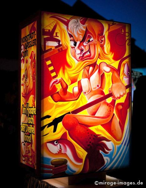 Red Devil
Schlüsselwörter: Laterne, Politik, Basler Münster, beleuchtet, Ausstellung, Teufel, Sarkasmus, Ironie, Fasnacht, kunstvoll, Cliquen, Sujet, Thema, Cortèges, Brauch, Tradition, Umzug, Humor, Comic, 