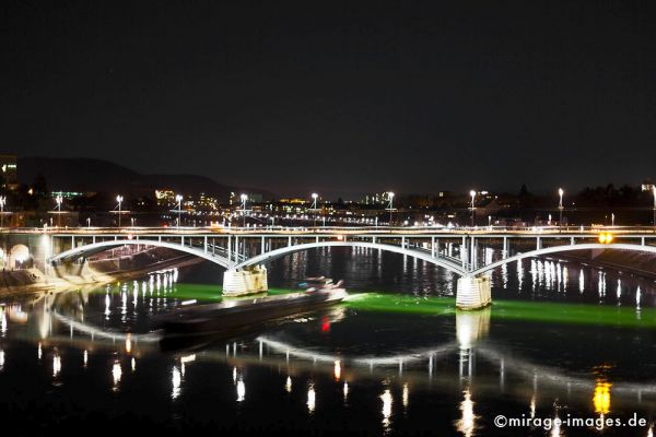 Rhine Bridge
Schlüsselwörter: Rheinbrücke, Rhein, Brücke, beleuchtet, Licht, Illumination, nachts, romantisch, alt, Schiff, Schleppkahn, Wasser, Fluss, 