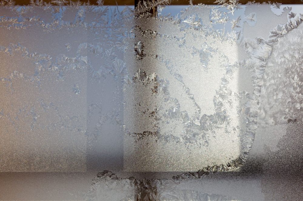 Ice Flowers
Becs de Bosson
Schlüsselwörter: Eisblumen Scheibe Fenster Eis Schnee Winter Kälte weiss kalt gefroren Winter gefroren dekoratif kristallin Kristalle Ornament Muster Glas 