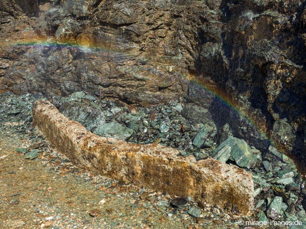 Regenbogen Wasserfall
Lac de Moiry
Schlüsselwörter: Regenbogen Felsen Wasser grün Wasserstelle frisch sauber rein unberührt natürlich 