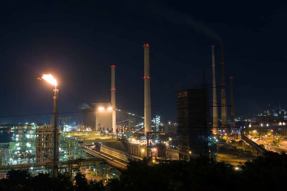Industrial Plant
Duisburg Alsumer Berg
Schlüsselwörter: Industrie, Eisen, erleuchtet, Flamme, brennen, Montanindustrie, Stahl, Stahlindustrie, nachts, Ruhrgebiet, Schwerindustrie, Arbeit, Maloche, Schornsteine,
