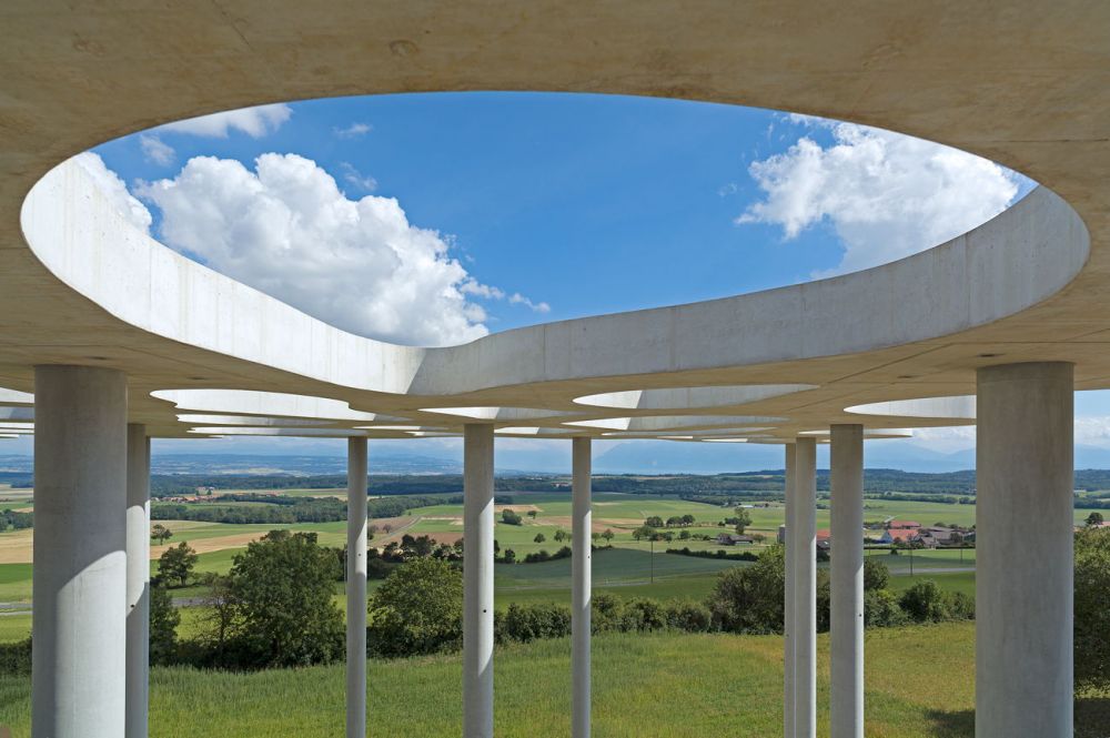 Fondation Jan Michalski
Montricher
Schlüsselwörter: Architektur, Literatur, Gebäude, Schriftsteller, modern, gewagt, exzentrisch, bizarr, Pergola,