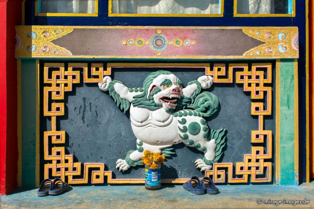 Khinmey Nyingma Monastery 
Tawang
Schlüsselwörter: Buddhismus Glauben Religion Kloster tibetisch Lama Himmel Sakyamuni Gompa heilig Heiligtum Schönheit Natur Mahayana Architektur blau erhaben majestätisch romantisch geweiht buddhistisch Zufluchtsort