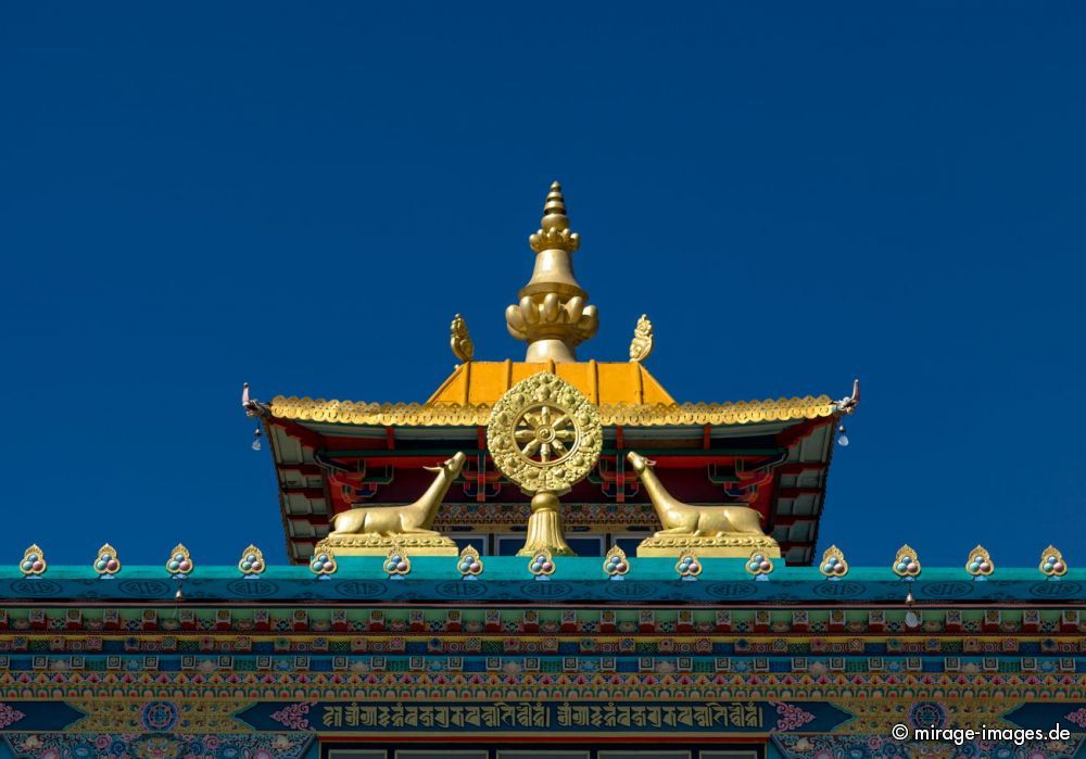 Khinmey Nyingma Monastery 
Tawang
Schlüsselwörter: Buddhismus Glauben Religion Kloster tibetisch Lama Himmel Sakyamuni Gompa heilig Heiligtum Schönheit Natur Mahayana Architektur blau erhaben majestätisch romantisch geweiht buddhistisch Zufluchtsort