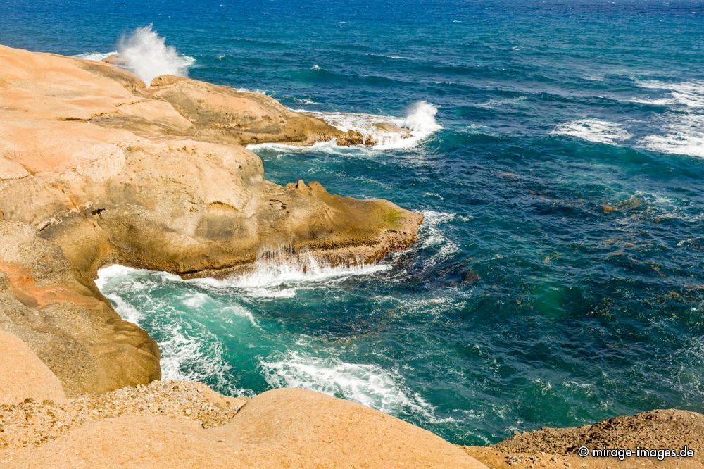 The Crocodile
Pointe Baptiste
Schlüsselwörter: Felsen, Meer, wild, Wellen, Gischt, Entspannung, steil, Natur, Wasser, romantisch, Idylle, Ruhe, sonnig, warm, Traum, menschenleer, Paradies, paradiesisch, ruhig, Frieden, heiß, Hitze, ungezähmt, malerisch, Freiheit, Einklang, Seele, Sehnsucht, Schönhe