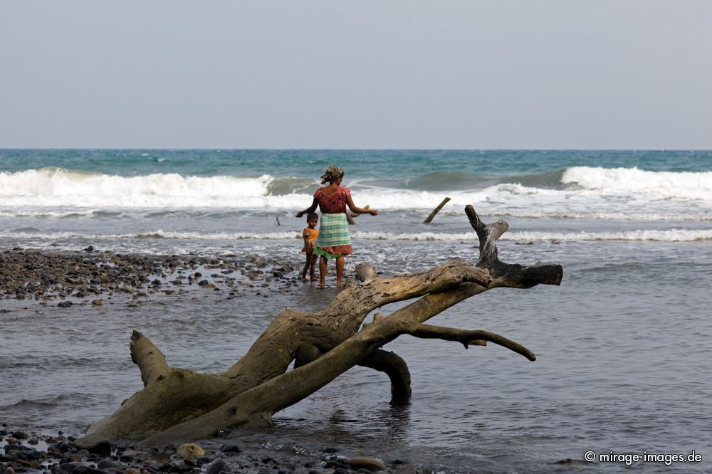 Kalipur
Schlüsselwörter: Insel Strand Sonne Meer Erholung Natur Wärme Sand Tourismus Traum romantisch arm tropisch
