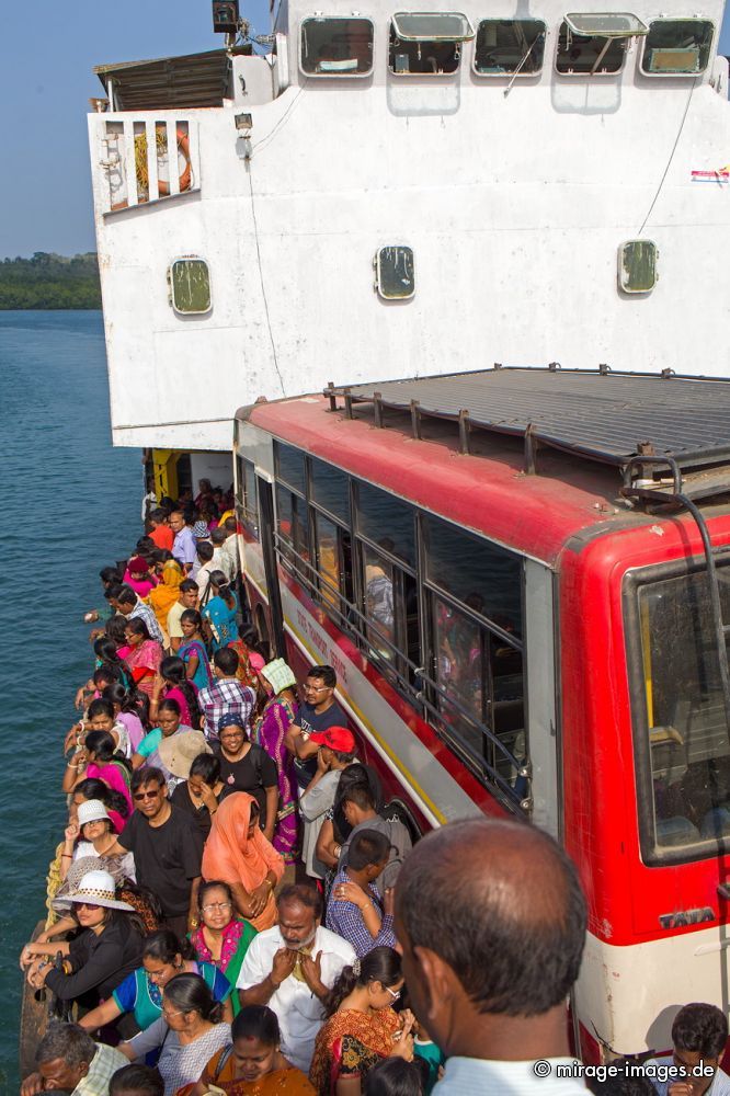 Middle Andaman
Schlüsselwörter: Insel Strand Sonne Meer Erholung Natur Wärme Sand Tourismus Traum romantisch arm tropisch