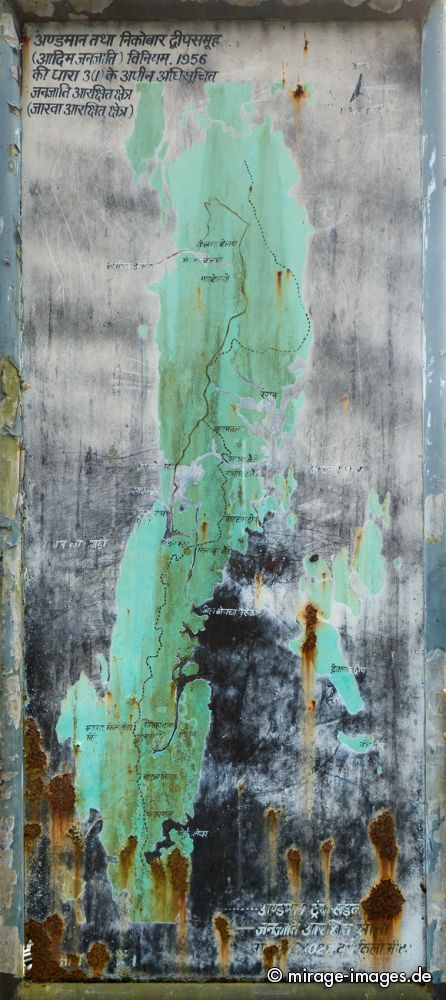 Map of the Andamans at the entrance of Jarawa territory
Middle Andaman
Schlüsselwörter: Insel Strand Sonne Meer Erholung Natur Wärme Sand Tourismus Traum romantisch arm tropisch