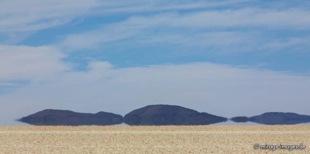 Flying Mountains
Salar de Uyuni
