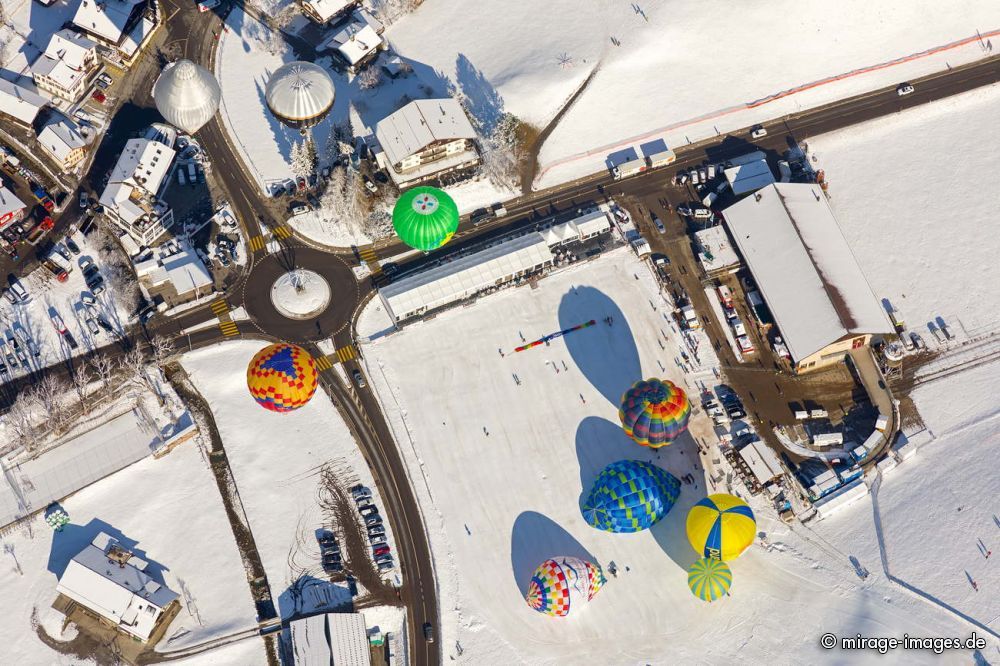 take-off site of the 40th International Hot Air Balloon Festival
Chteau-dx
